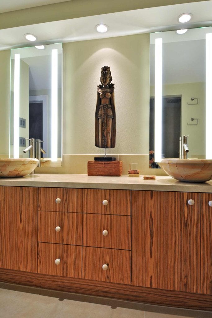 Bathroom - Bay Plaza condominium, Sarasota. © 2009, Metro Cabinet Company