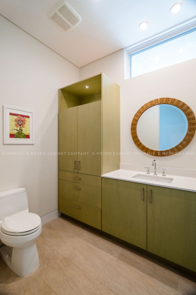 New bathroom - Riverwood, Sarasota. ©2019, Metro Cabinet Company